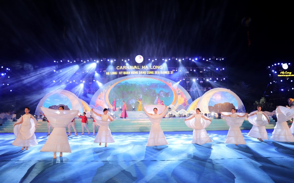 Sôi động Carnaval Hạ Long 2022 2