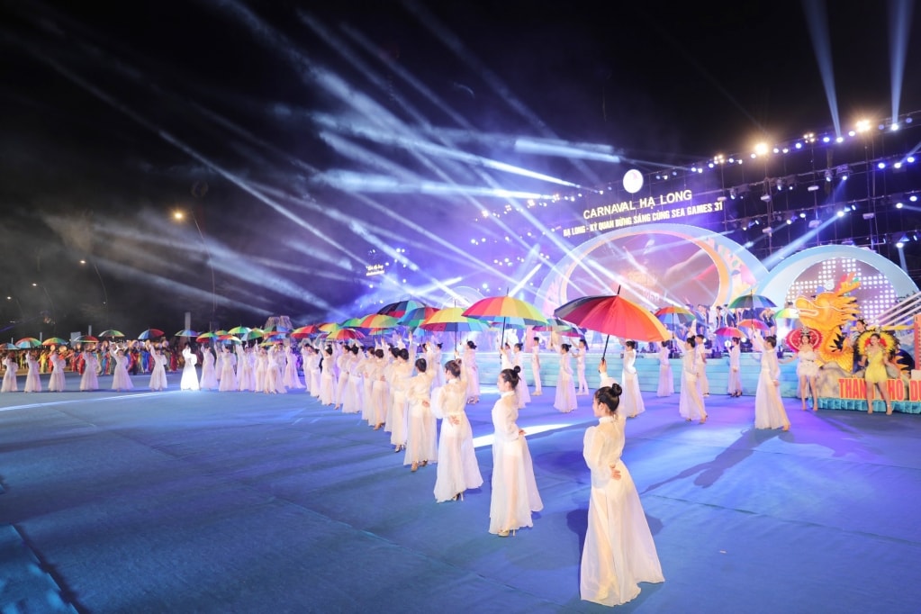 Sôi động Carnaval Hạ Long 2022 3