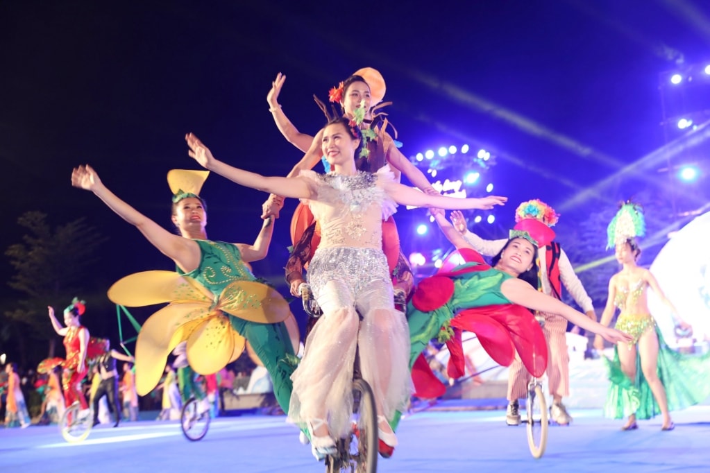 Sôi động Carnaval Hạ Long 2022 4
