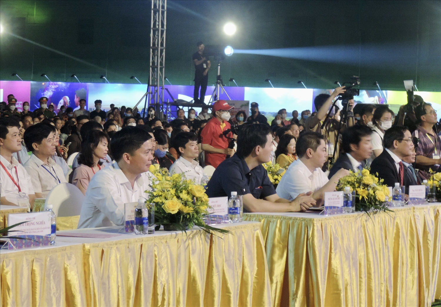Các đại biểu tham dự lễ hội
