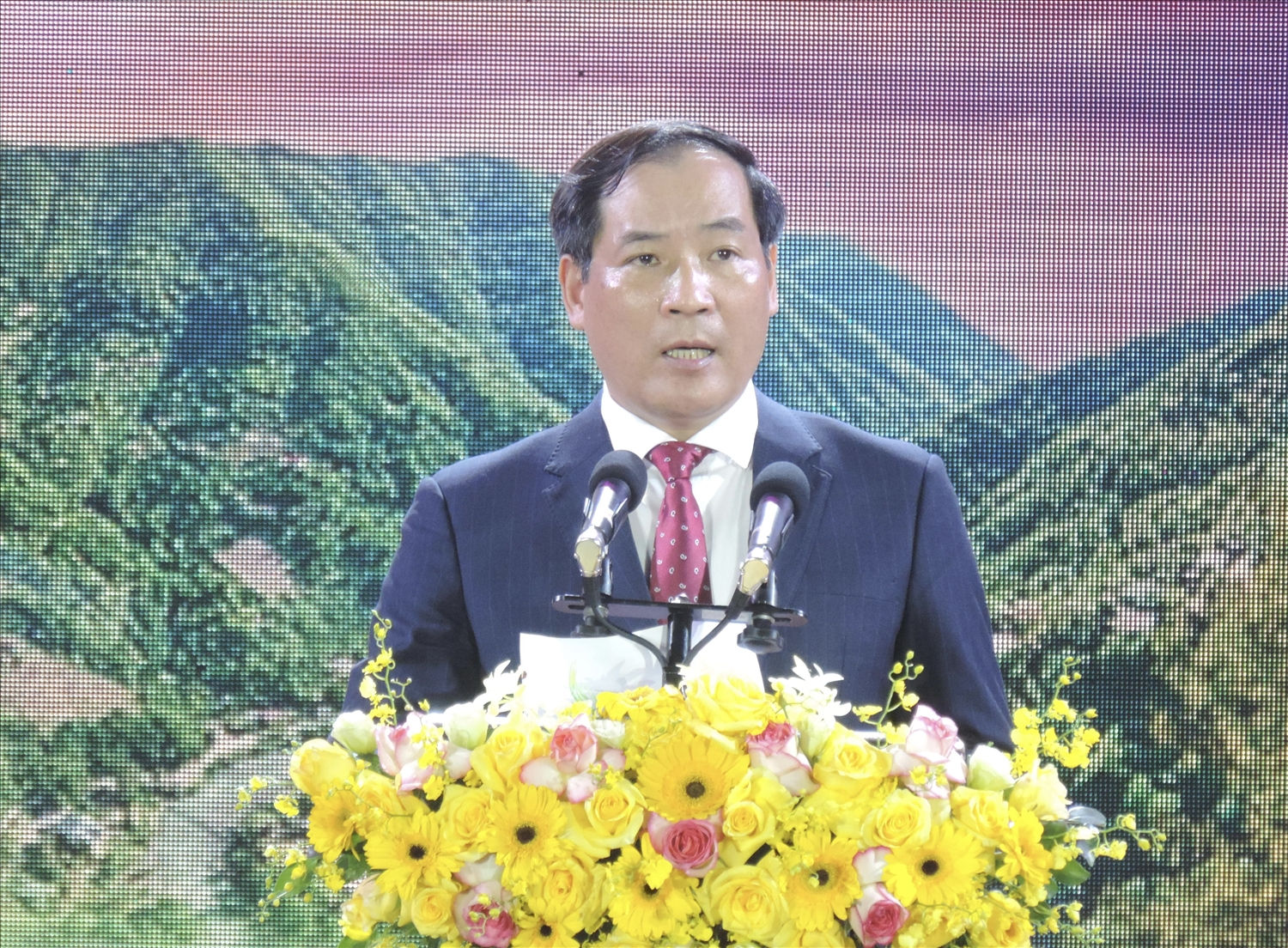 Ông Dương Xuân Huyên, Phó Chủ tịch thường trực UBND tỉnh Lạng Sơn, phát biểu khai mạc Lễ hội