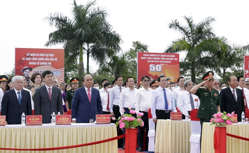 Chủ tịch nước Nguyễn Xuân Phúc dự Lễ thượng cờ Chủ tịch nước Nguyễn Xuân Phúc dự Lễ thượng cờ
