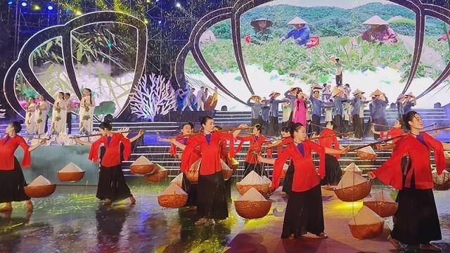 Chương trình nghệ thuật tại đêm khai mạc Lễ hội du lịch biển Hà Tĩnh 2022.