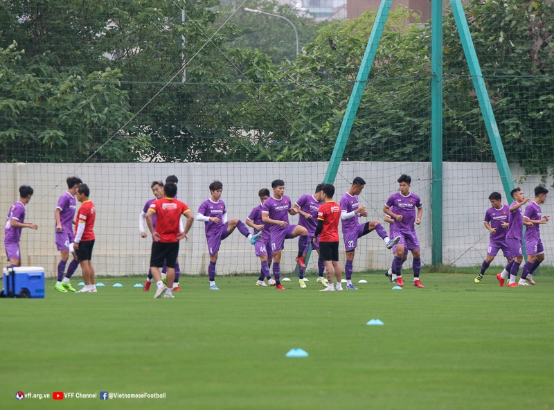 Các cầu thủ U23 tập luyện chuẩn bị cho SEA Game 31. (Ảnh MH)