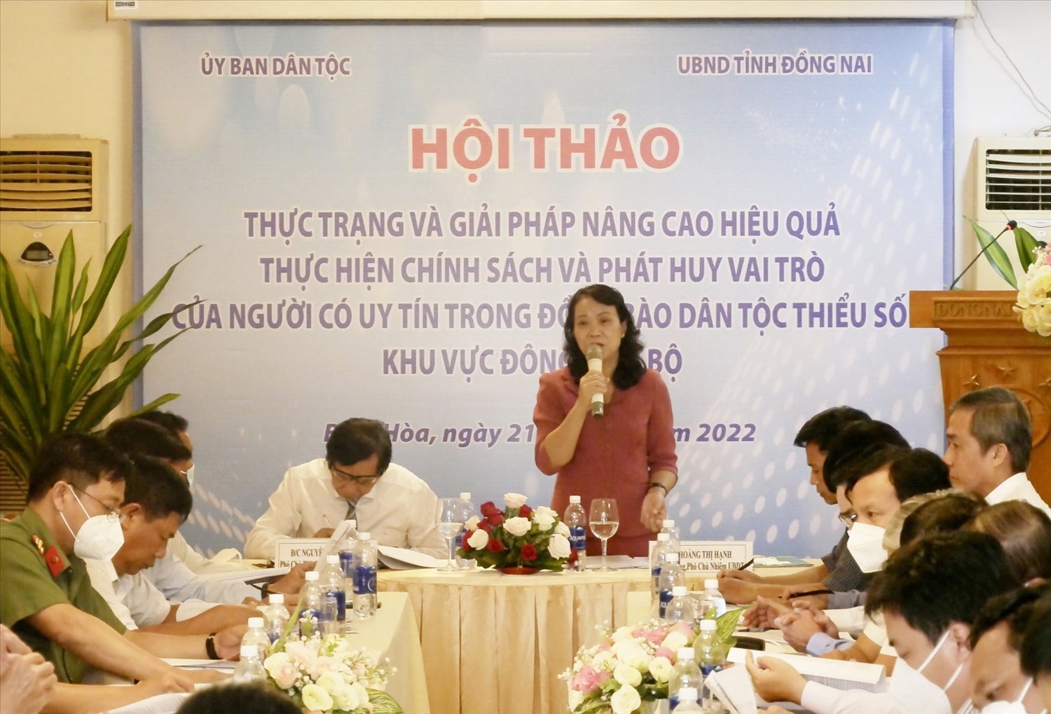 Thứ Trưởng, Phó Chủ nhiệm Hoàng Thị Hạnh phát biểu tại Hội thảo: “Thực trạng và giải pháp nâng cao hiệu quả thực hiện chính sách và phát huy vai trò của Người có uy tín trong đồng bào DTTS khu vực Đông Nam bộ” tổ chức ngày 21/4/2022 tại tỉnh Đồng Nai Thứ trưởng, Phó Chủ nhiệm Hoàng Thị Hạnh phát biểu tại Hội thảo: “Thực trạng và giải pháp nâng cao hiệu quả thực hiện chính sách và phát huy vai trò của Người có uy tín trong đồng bào DTTS khu vực Đông Nam bộ” tổ chức ngày 21/4/2022 tại tỉnh Đồng Nai