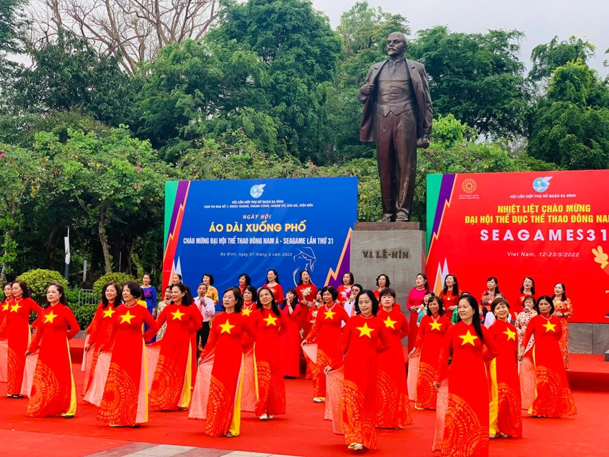 Ngày hội ''Áo dài xuống phố'', chào mừng SEA Games 31 1