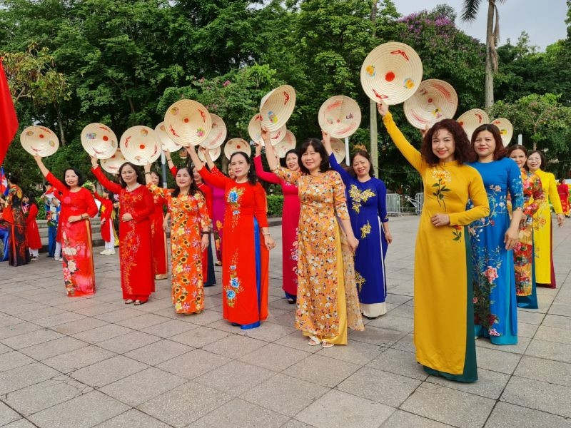 Ngày hội ''Áo dài xuống phố'', chào mừng SEA Games 31 3