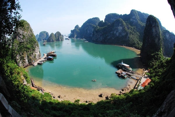 Đảo Cát Bà điểm đến vô cùng hấp dẫn ở miền Bắc mà bạn cần phải khám phá trong hè này.