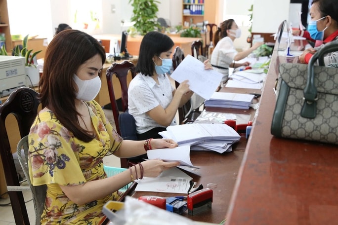 Hướng dẫn thực hiện chế độ nâng bậc lương thường xuyên và nâng bậc lương trước thời hạn đối với cán bộ, công chức, viên chức và người lao động. Ảnh minh hoạ