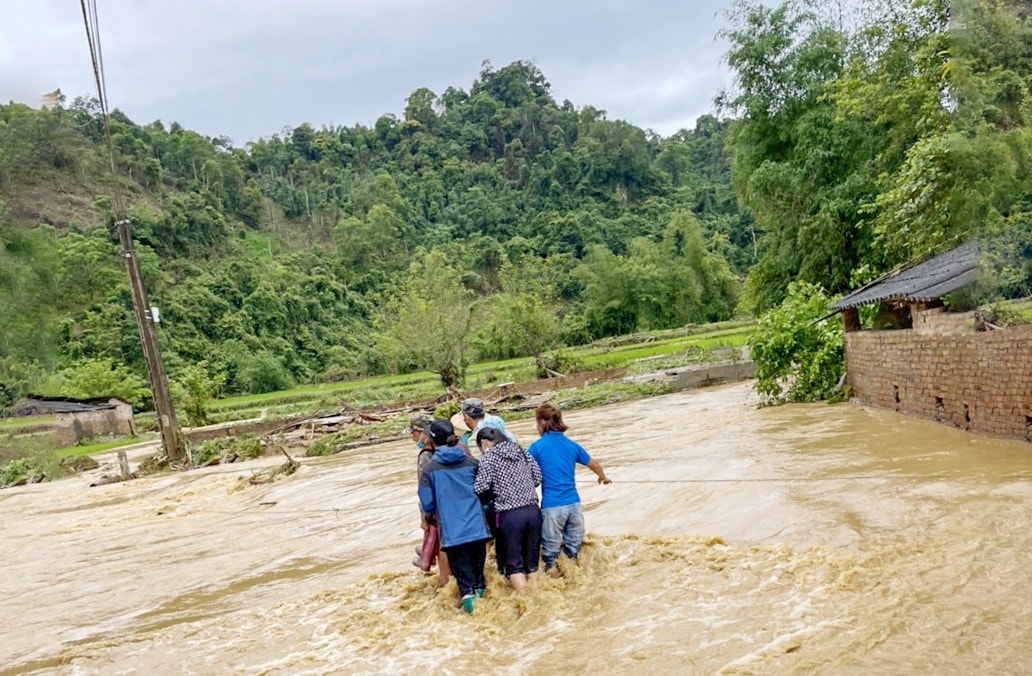 Nước lũ gây thiệt hại nghiêm trọng 1 người chết, 2 người bị thương 