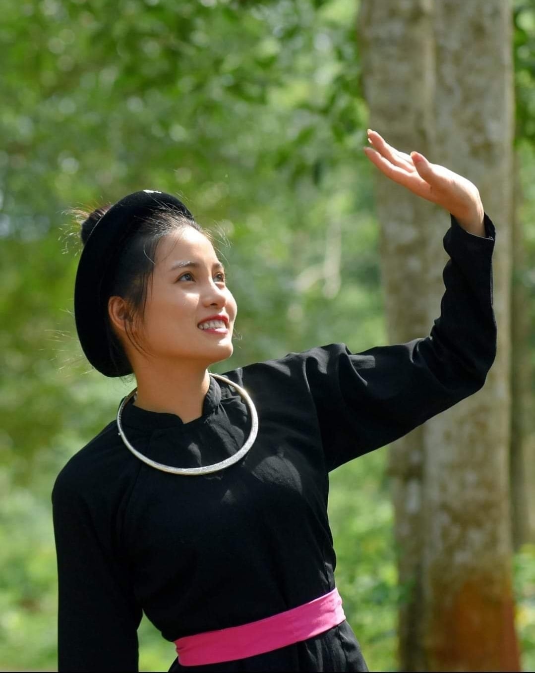Chân dung sơn nữ Chẩu Thị Nga Chân dung sơn nữ Chẩu Thị Nga