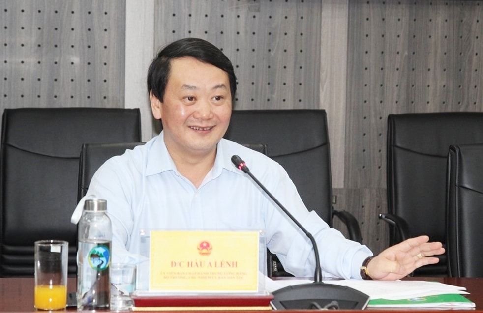 Bộ trưởng, Chủ nhiệm Hầu A Lềnh phát biểu kết luận buổi làm việc Bộ trưởng, Chủ nhiệm Hầu A Lềnh phát biểu kết luận buổi làm việc
