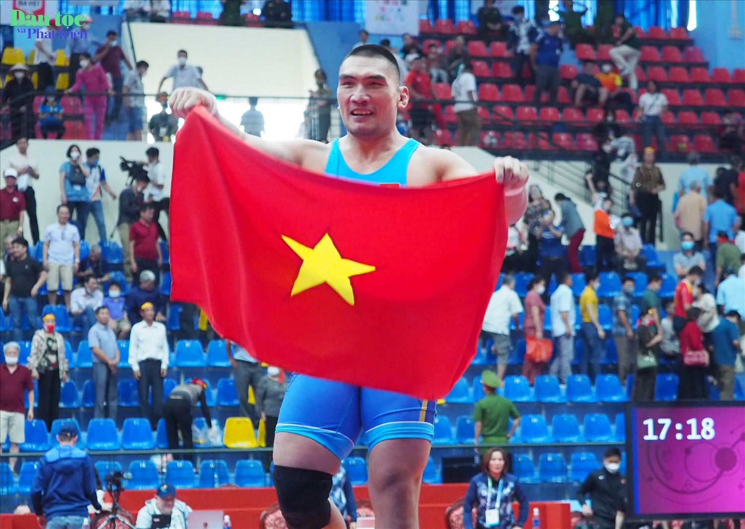 Với thể hình lý tưởng (chiều cao 1m92, cân nặng 125kg), Hà Văn Hiếu có những lợi thế nhất định khi lên sàn đấu