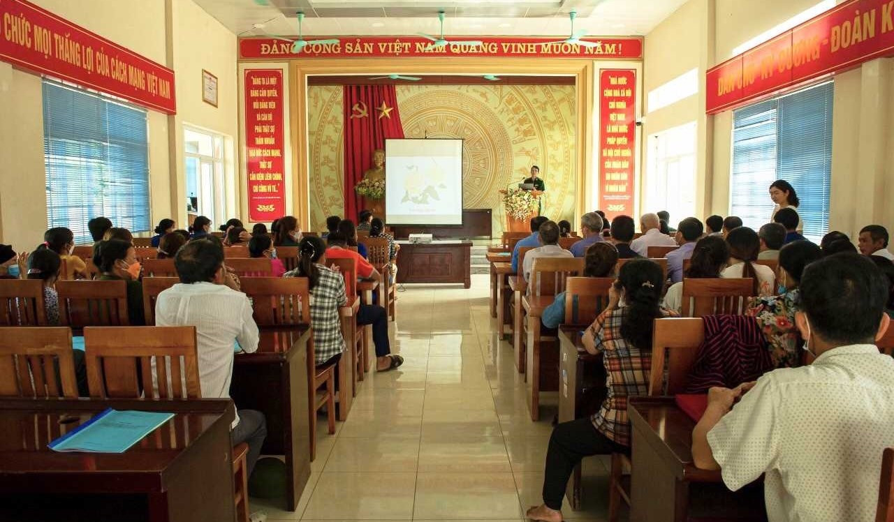 Quang cảnh hội nghị phổ biến giáo dục pháp luật tại xã Quảng phong huyện Hải Hà