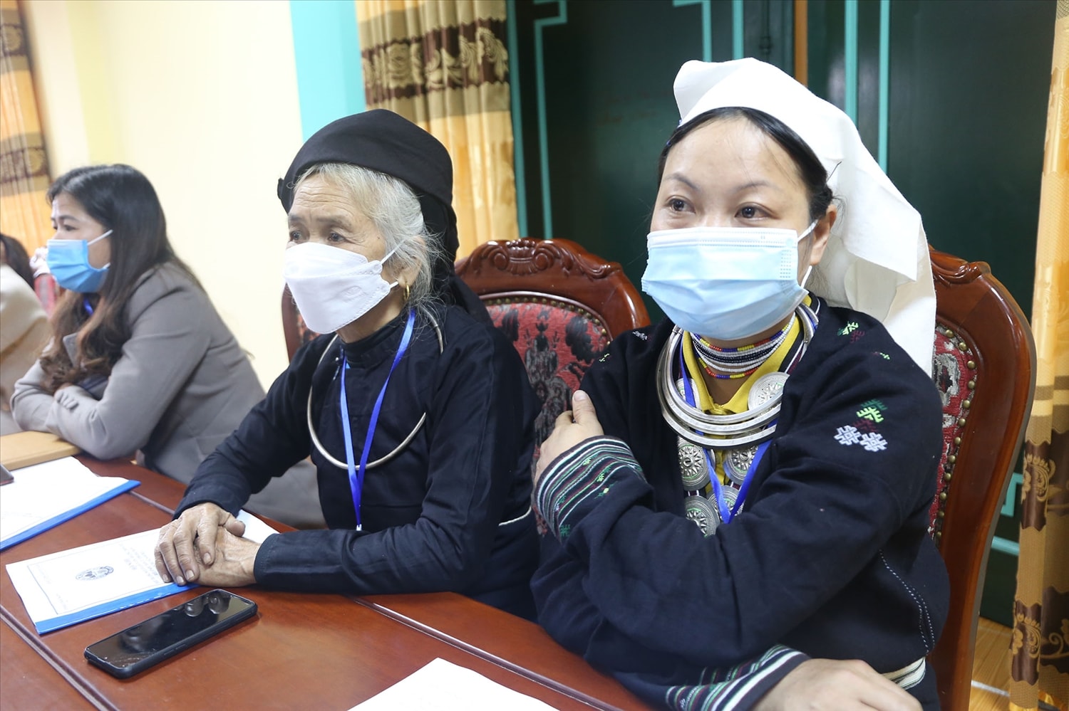 Người có uy tín đã phát huy tốt vai trò của mình trong cộng đồng dân cư Người có uy tín đã phát huy tốt vai trò của mình trong cộng đồng dân cư
