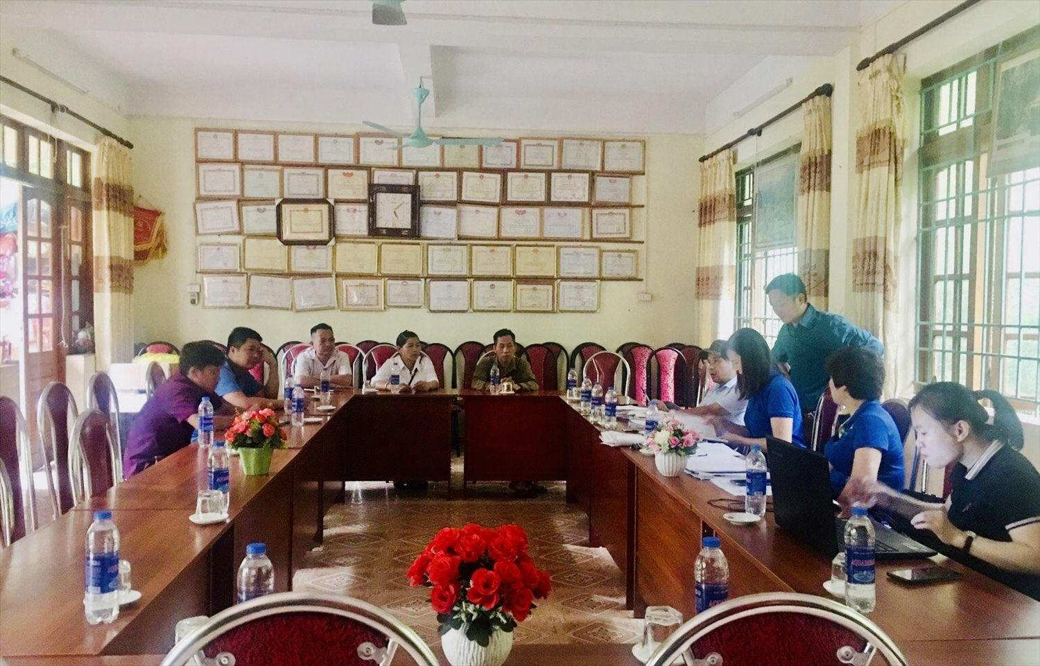 Đoàn công tác làm việc tại UBND xã Thạch Lâm, huyện Bảo Lâm Đoàn công tác làm việc tại UBND xã Thạch Lâm, huyện Bảo Lâm