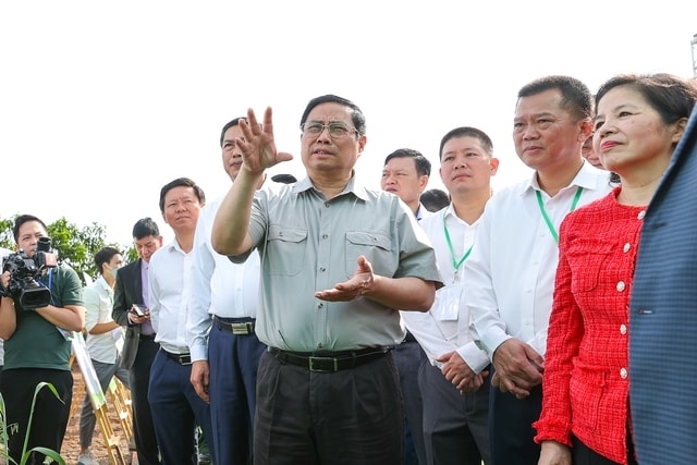 Thủ tướng hoan nghênh dự án Thiên đường sữa đã đi theo hướng này và tin tưởng, Vinamilk sẽ tiếp tục thành công tại Sơn La với một tâm thế mới - Ảnh: VGP/Nhật Bắc Thủ tướng hoan nghênh dự án Thiên đường sữa đã đi theo hướng này và tin tưởng, Vinamilk sẽ tiếp tục thành công tại Sơn La với một tâm thế mới - Ảnh: VGP/Nhật Bắc