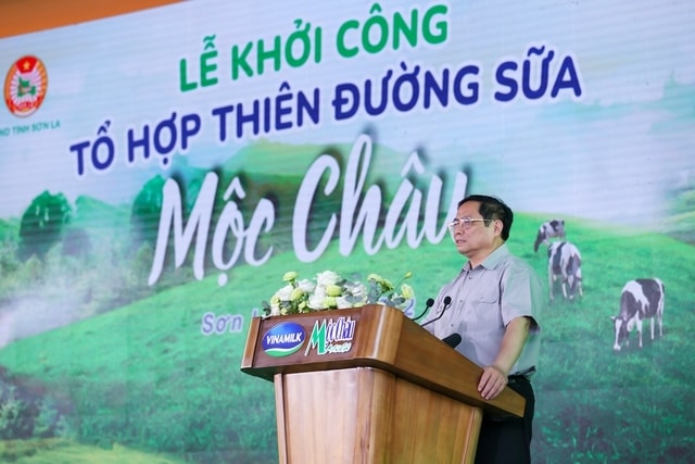 Thủ tướng đề nghị tỉnh Sơn La, huyện Mộc Châu và nhà đầu tư hợp tác triển khai dự án theo hướng phát triển kinh tế nông nghiệp toàn diện, nông nghiệp công nghệ cao, kinh tế tuần hoàn, kinh tế xanh, bảo vệ môi trường - Ảnh: VGP/Nhật Bắc Thủ tướng đề nghị tỉnh Sơn La, huyện Mộc Châu và nhà đầu tư hợp tác triển khai dự án theo hướng phát triển kinh tế nông nghiệp toàn diện, nông nghiệp công nghệ cao, kinh tế tuần hoàn, kinh tế xanh, bảo vệ môi trường - Ảnh: VGP/Nhật Bắc