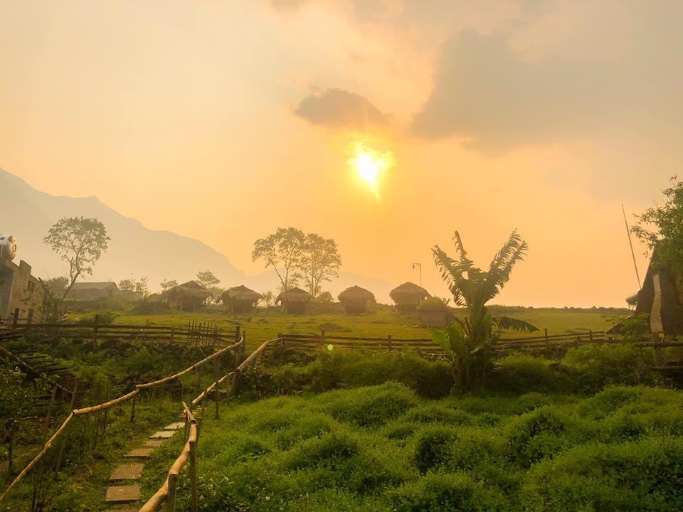 Bình minh ở Utopia. Bình minh ở Utopia.