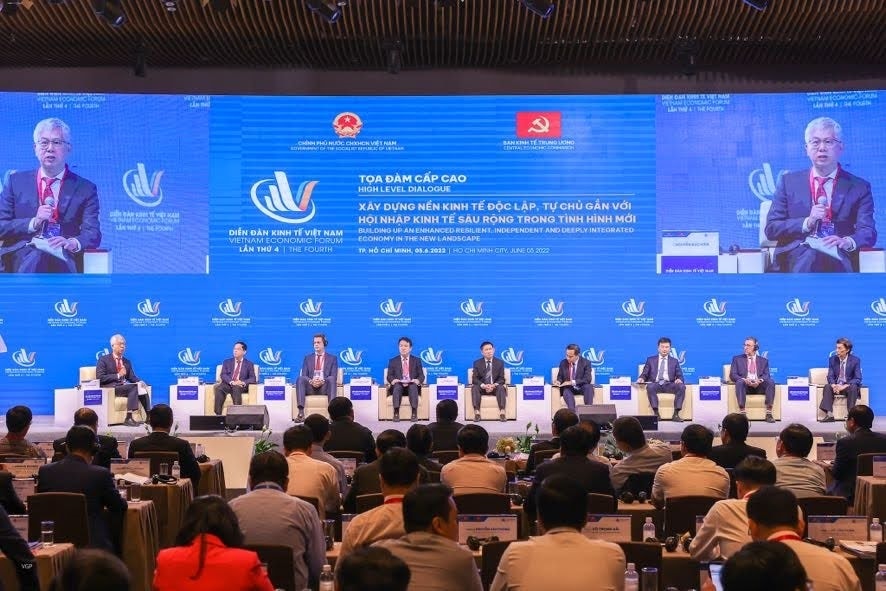 Để Việt Nam trụ hạng trong bối cảnh 