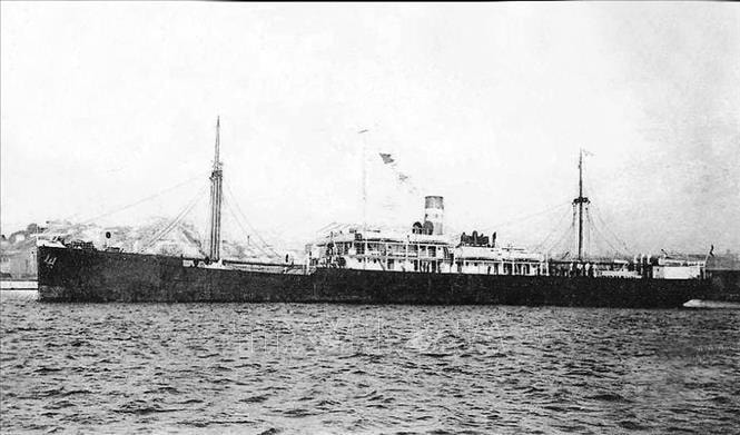 Ngày 5/6/1911, từ bến Nhà Rồng - cảng Sài Gòn, người thanh niên yêu nước Nguyễn Tất Thành rời Tổ quốc, ra đi trên con tàu Đô đốc Latouche-Tréville để thực hiện hoài bão giải phóng nước nhà khỏi ách nô lệ của thực dân, đế quốc. Ảnh: Tư liệu TTXVN Ngày 5/6/1911, từ bến Nhà Rồng - cảng Sài Gòn, người thanh niên yêu nước Nguyễn Tất Thành rời Tổ quốc, ra đi trên con tàu Đô đốc Latouche-Tréville để thực hiện hoài bão giải phóng nước nhà khỏi ách nô lệ của thực dân, đế quốc. Ảnh: Tư liệu TTXVN