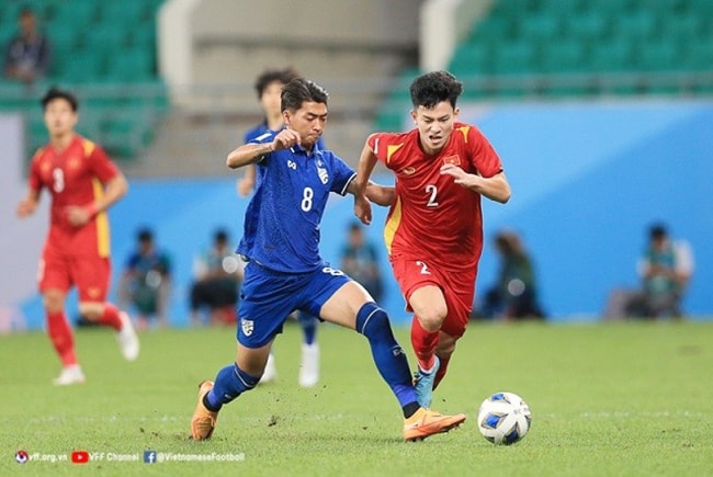 Rất khó khăn, nhưng cánh cửa vào tứ kết của U23 Việt Nam vẫn chưa đóng lại. (Ảnh VFF))