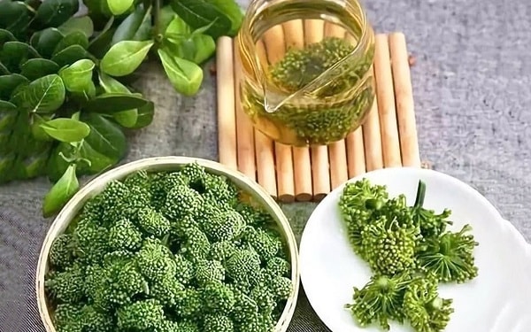Công dụng và bài thuốc chữa bệnh từ hoa tam thất. Ảnh minh hoạ