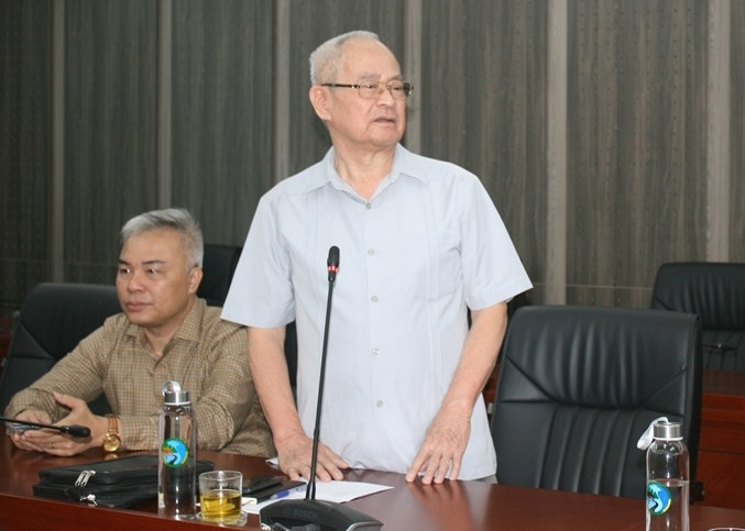 Chủ tịch Hội Hỗ trợ phát triển kinh tế miền núi Bế Trường Thành phát biểu tại buổi làm việc