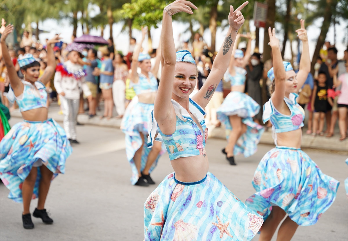 Sôi động và màu sắc của Lễ hội Carnival Sầm Sơn 2022 Sôi động và màu sắc của Lễ hội Carnival Sầm Sơn 2022