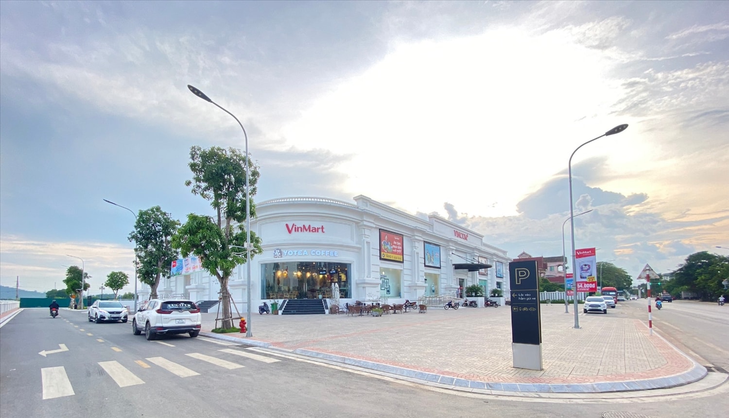 Vincom Plaza Thái Hòa do Tập đoàn Vingroup xây dựng và phát triển nằm trên trục đường Trần Hưng Đạo – Một trong những dự án điểm nhấn Vincom Plaza Thái Hòa do Tập đoàn Vingroup xây dựng và phát triển nằm trên trục đường Trần Hưng Đạo – Một trong những dự án điểm nhấn