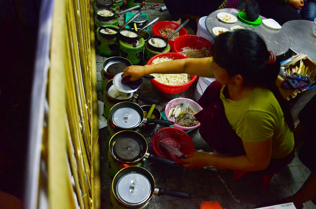 Bánh khoái cà kình nổi tiếng làng Chuồn cùng góp mặt