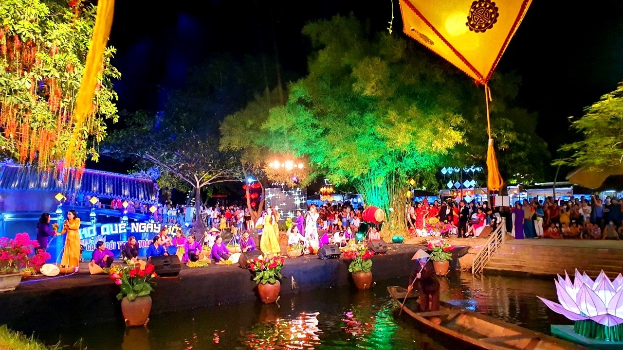 Tiết mục ca múa nhạc cùng hoạt cảnh chợ quê