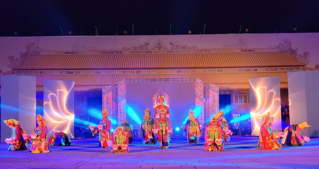 Những khúc điệu từ chốn Hoàng cung xưa ngày nay vẫn được giữ gìn Những khúc điệu từ chốn Hoàng cung xưa ngày nay vẫn được giữ gìn