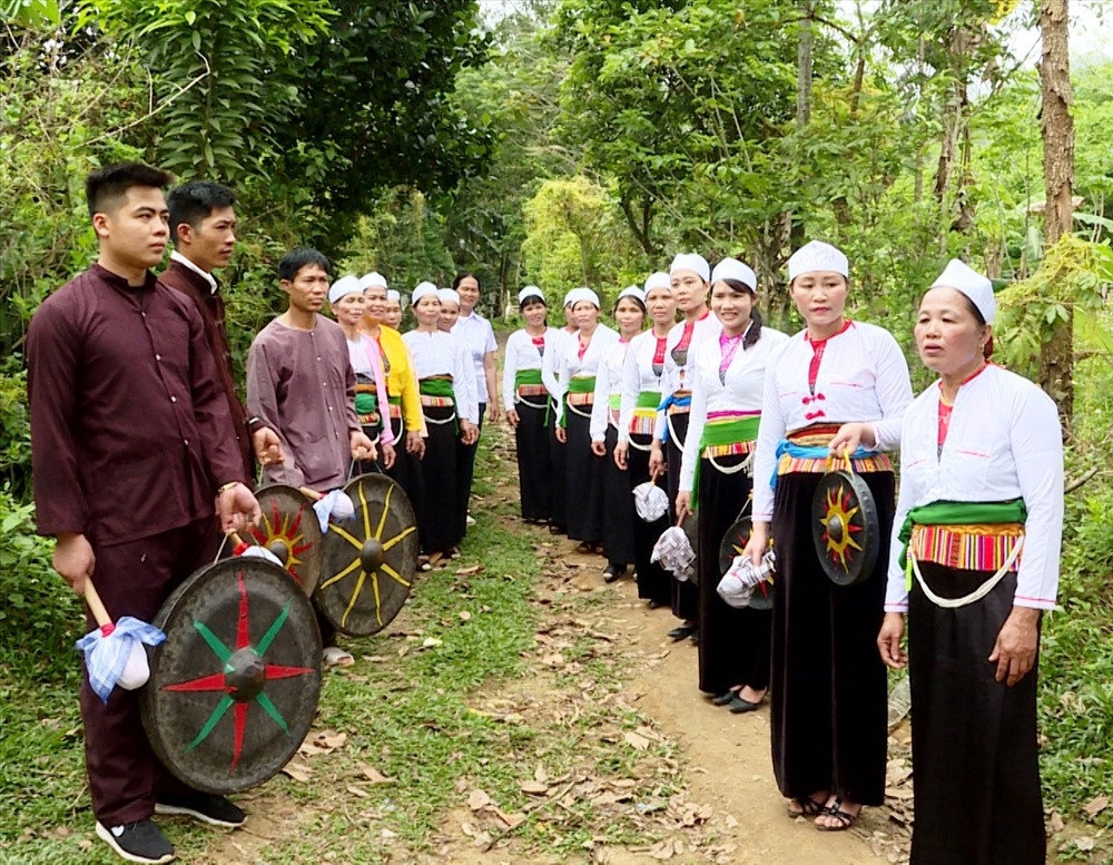Người Mường ở Nho Quan, Ninh Bình đón khách tham quan