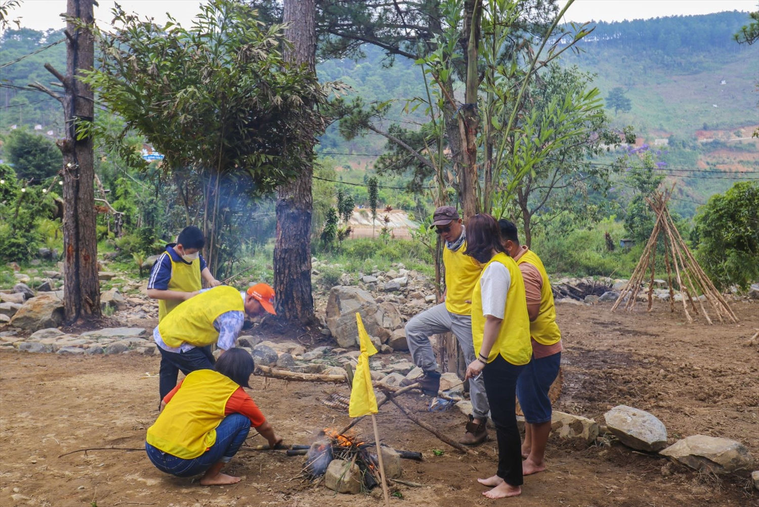 Các công ty lữ hành tư vấn du khách nên chọn các tour du lịch gần nhà, tour du lịch nội địa giảm giá, khuyến mãi để giảm chi phí chi tiêu cho tour du lịch Hè