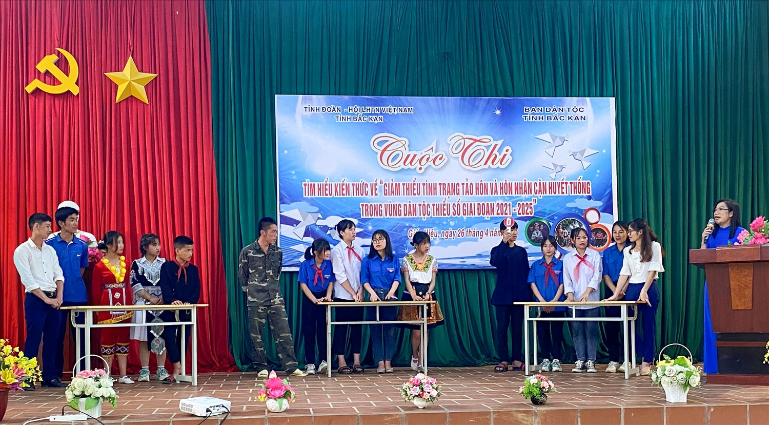 Truyền thông về bình đẳng giới, tảo hôn và hôn nhân cận huyết thống tại mô hình điểm của Trường Tiểu học và THCS Giáo Hiệu (huyện Pác Nặm) 