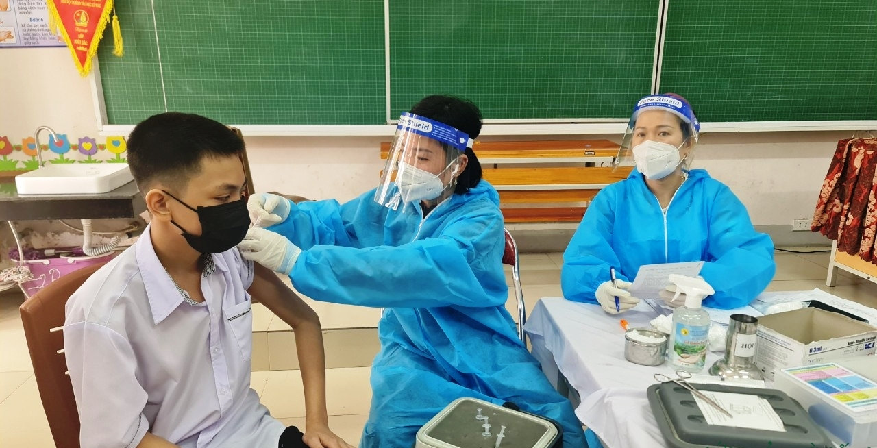 Nhiều nhân viên y tế đã chẳng nề hà khó khăn, nguy hiểm trước dịch bệnh