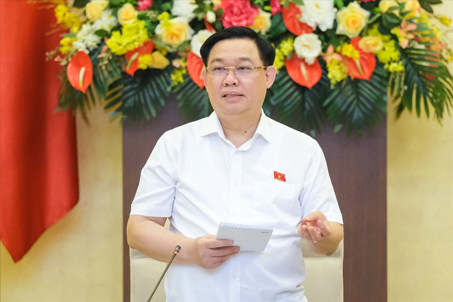 Chủ tịch Quốc hội Vương Đình Huệ phát biểu ý kiến tại phiên họp
