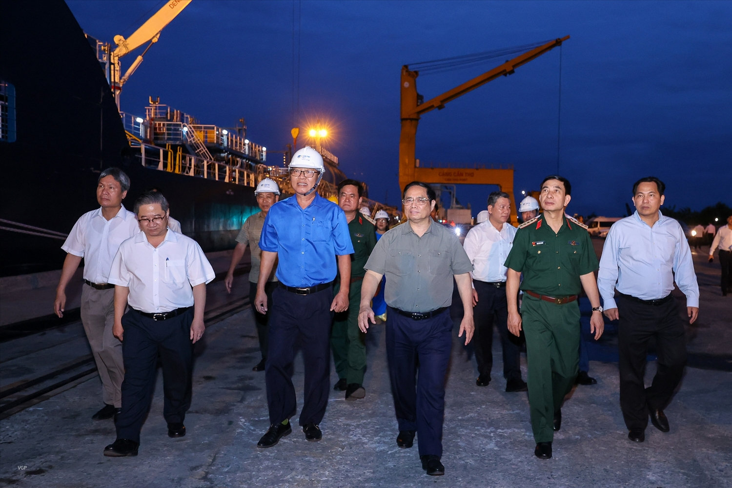 Thủ tướng Phạm Minh Chính và đoàn công tác đã đi khảo sát thực địa cảng Cái Cui. Ảnh VGP/Nhật Bắc Thủ tướng Phạm Minh Chính và Đoàn công tác đã đi khảo sát thực địa cảng Cái Cui. Ảnh VGP/Nhật Bắc