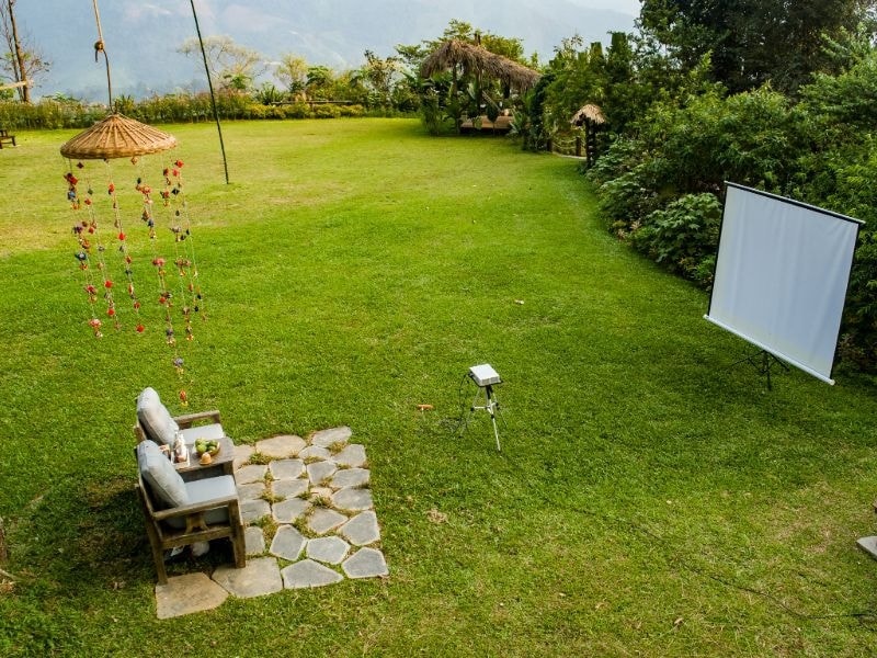 Rạp chiếu phim ngoài trời tại P’apiu Resort Hà Giang