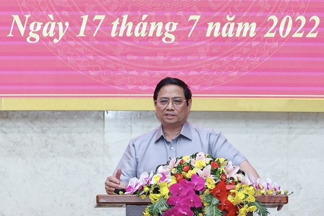 Thủ tướng: Hậu Giang tập trung tháo gỡ hai 'nút thắt' về hạ tầng và nhân lực, biến khát vọng thành hành động, biến tiềm lực thành nguồn lực phát triển. Ảnh VGP/Nhật Bắc Thủ tướng: Hậu Giang tập trung tháo gỡ hai 'nút thắt' về hạ tầng và nhân lực, biến khát vọng thành hành động, biến tiềm lực thành nguồn lực phát triển. Ảnh VGP/Nhật Bắc