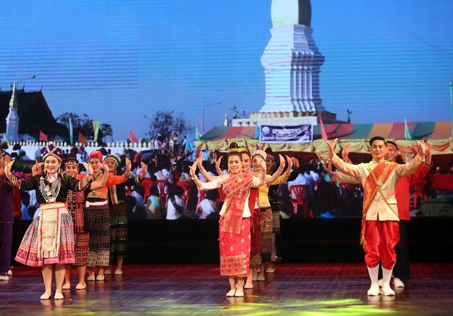 Một tiết mục văn nghệ tại lễ khai mạc - Ảnh: VGP/Hải Mình Một tiết mục văn nghệ tại lễ khai mạc - Ảnh: VGP/Hải Mình