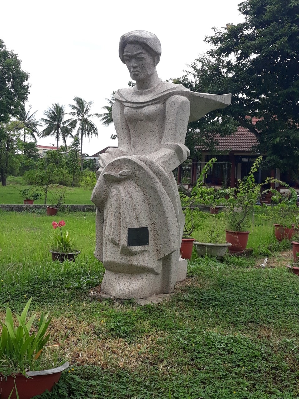 Bức tượng “Mẹ xin” 