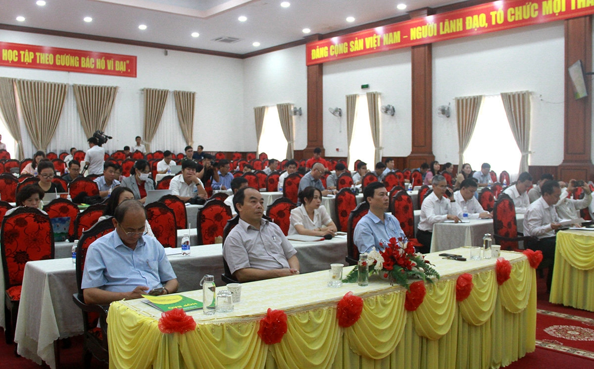 Các đại biểu dự Họp báo Lễ hội Sầu riêng Krông Pắc lần thứ I năm 2022 Các đại biểu dự Họp báo Lễ hội Sầu riêng Krông Pắc lần thứ I năm 2022
