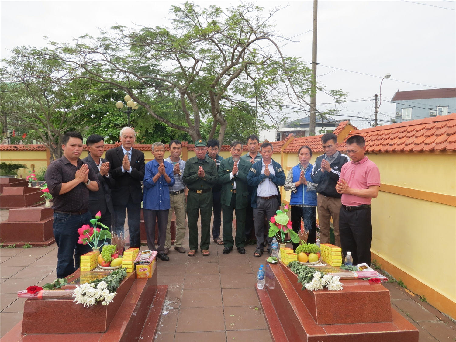 Bắt đầu lễ cưới cho hai người đã khuất (ảnh do gia đình cung cấp)