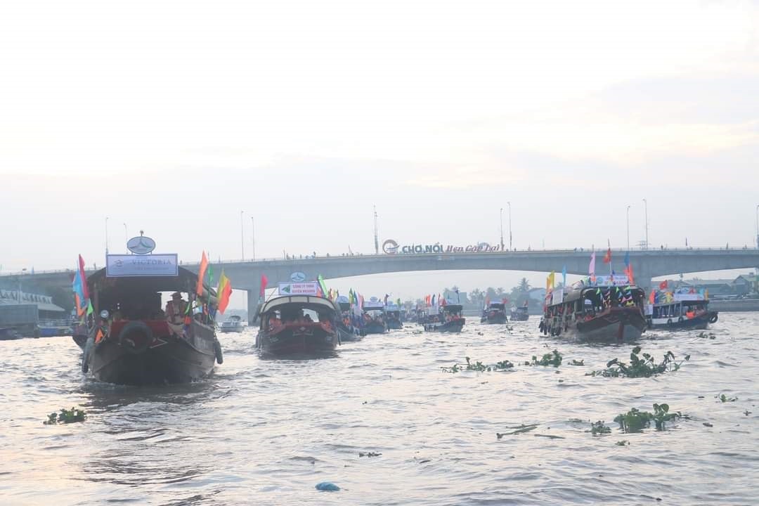 Chợ nổi Cái Răng như điểm nhấn du lịch của TP. Cần Thơ Chợ nổi Cái Răng như điểm nhấn du lịch của TP. Cần Thơ