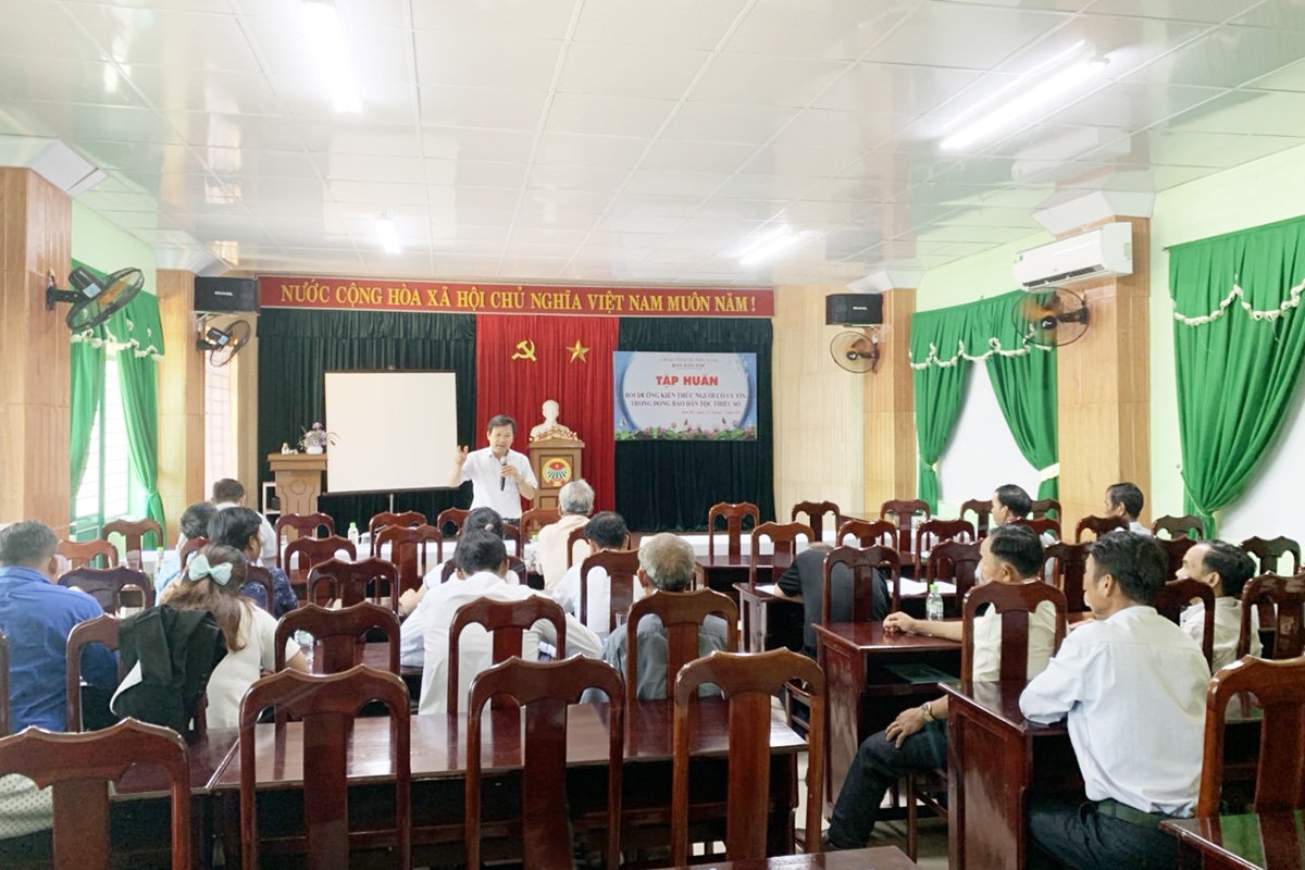 Người có uy tín tham gia Hội nghị Người có uy tín tham gia Hội nghị