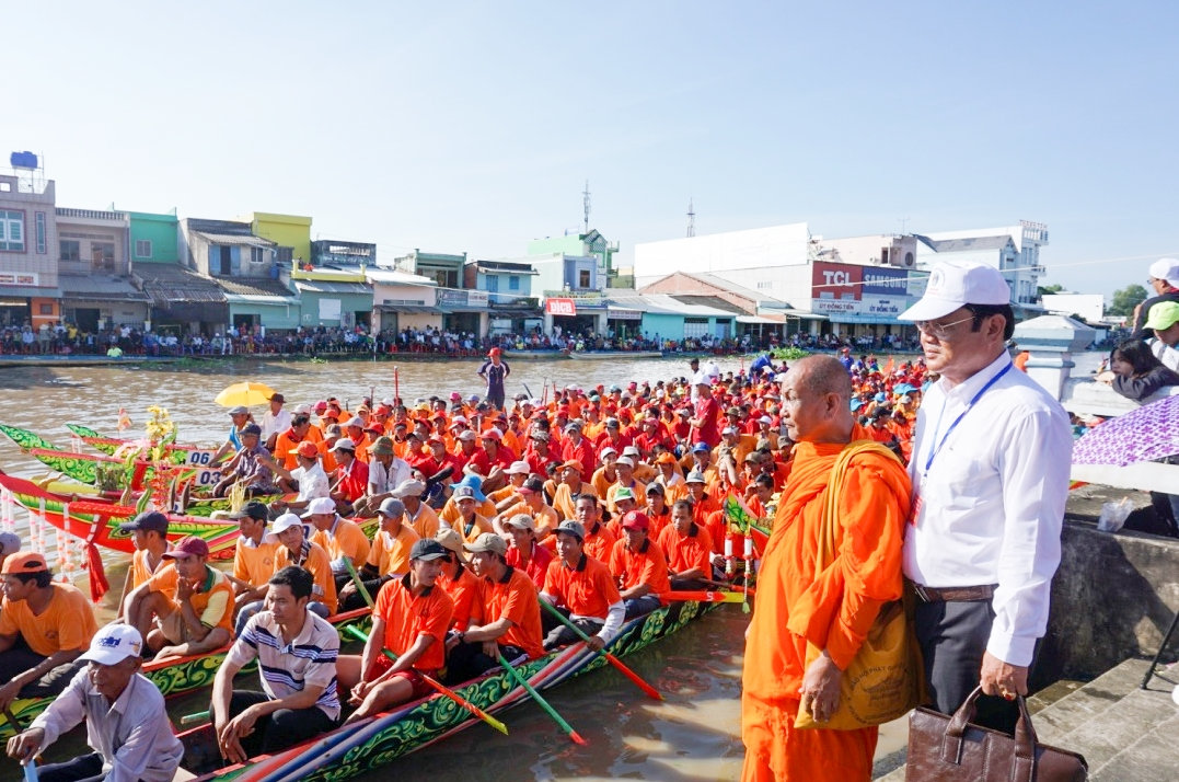 Các vị Người có uy tín luôn song hành cùng chính quyền địa phương trong mọi phong trào thi đua 