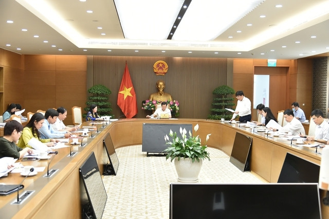 Phó Thủ tướng Lê Minh Khái chủ trì cuộc họp của Tổ công tác số 2 về kiểm tra, đôn đốc, tháo gỡ khó khăn, vướng mắc, đẩy mạnh giải ngân vốn đầu tư công năm 2022 đối với 8 bộ, cơ quan Trung ương và 4 địa phương (Cần Thơ, tỉnh An Giang, Kiên Giang, Bạc Liêu) sáng ngày 27/7/2022. (Ảnh: chinhphu.vn)