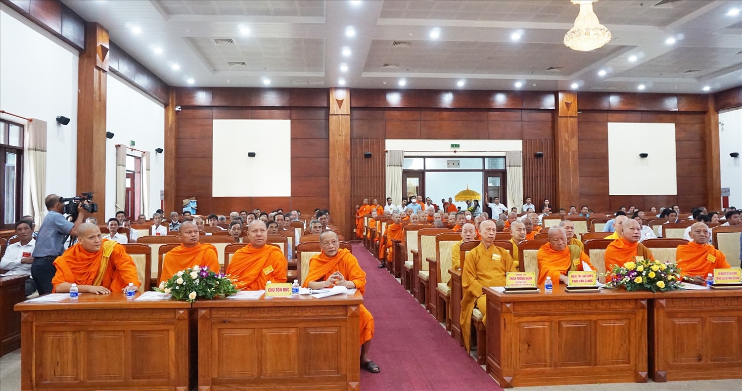 Đại biểu là sư sãi tham dự Đại hội
